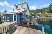 Lakefront Float Home with Huge Deck & Water Toys