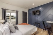 The Flats- Studio #6- Modern Downtown Stay