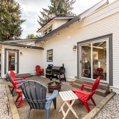 Downtown CDA House with Fire Pit and BBQ