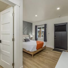 Downtown Studio 5 Min to the Resort and Lake