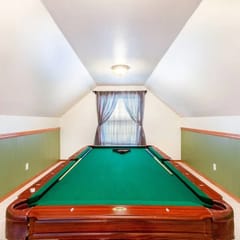 River Views, Game Room & Fenced Yard