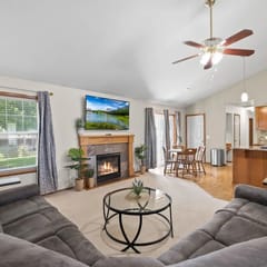 River Views, Game Room & Fenced Yard
