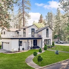 Movie Theater Retreat With Pickleball Court