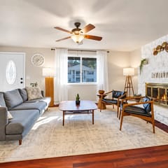 4BR House With Garage And Fenced Yard