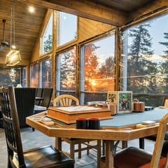 Eagles Nest Cozy Dome, Hot Tub & Woodland Retreat