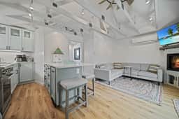 Charming Downtown Cottage w/ Modern Amenities - Image 5