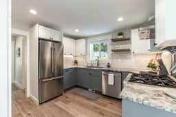 Walk To Lake CDA And The Resort From This 3 Bed Home - Image 2
