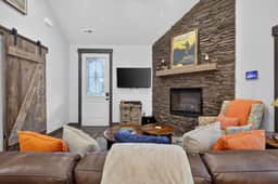 Eagles Nest | Cozy Dome, Hot Tub & Woodland Retreat - Image 3