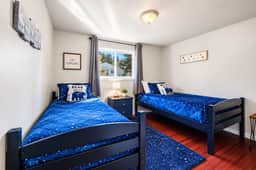 4BR House with Free Parking near Lake CDA - Image 4