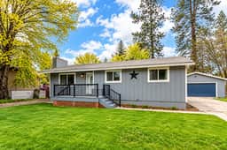 4BR House with Free Parking near Lake CDA - Image 5