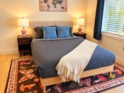 The Flats Suite 11 Downtown Studio Next To Food Truck Plaza - Image 3