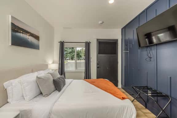 Affordable Studio #10-Lake CDA & Kootenai Hospital - Image 1