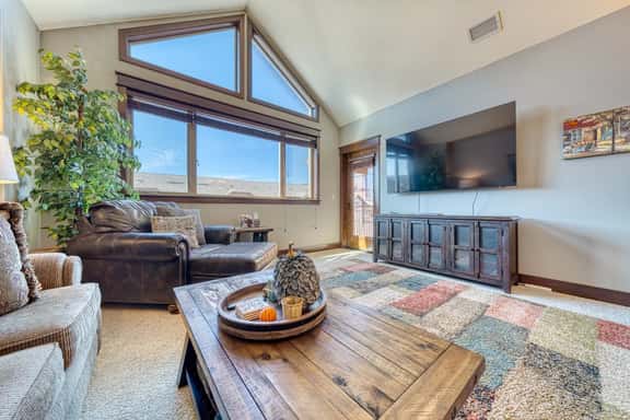 Luxury Riverstone Condo with Patio and Rooftop BBQ - Image 1