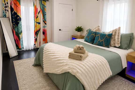 The Creative Escape With Community Canvas Loft - Image 1