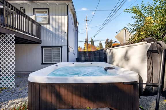 The Clubhouse on 11th- Hot Tub & Arcade - Image 1