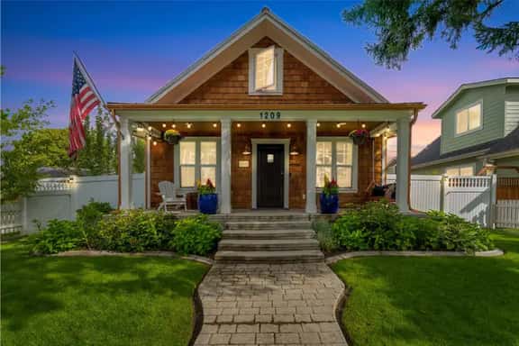 Monthly Furnished Rental | Picket Fences Luxury Downtown CDA - Image 1