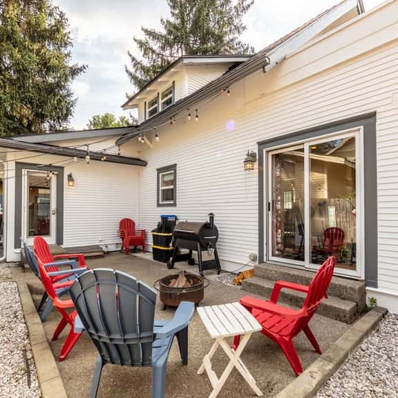 Downtown CDA House with Fire Pit and BBQ - Image 1