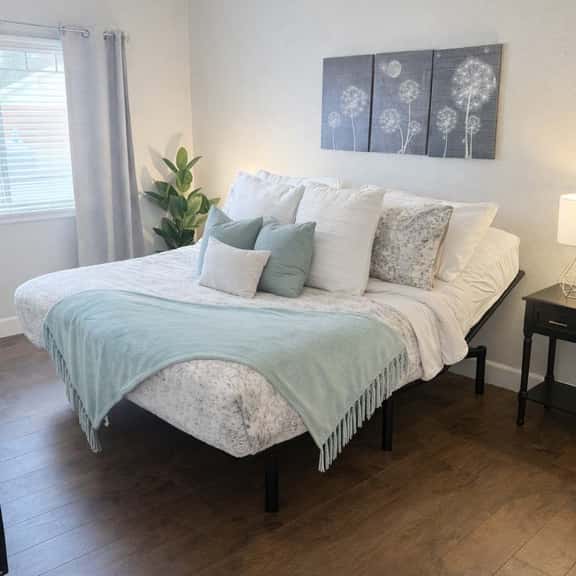 Coeur dAlene Condo with Gigabit WiFi Sauna Gym - Image 1