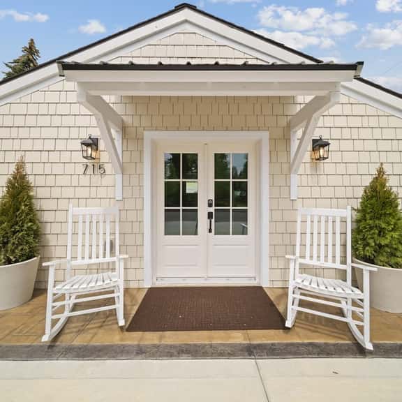 Charming Downtown Cottage w/ Modern Amenities - Image 1