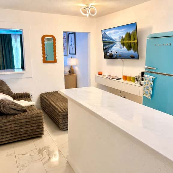 The Cozy Koi Walk to the CDA Resort With Private Porch - Image 1