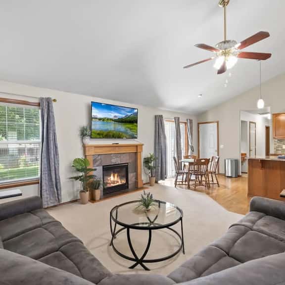 River Views, Game Room & Fenced Yard - Image 1