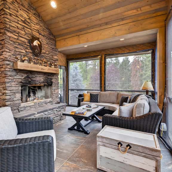 Eagles Nest | Cozy Dome, Hot Tub & Woodland Retreat - Image 1