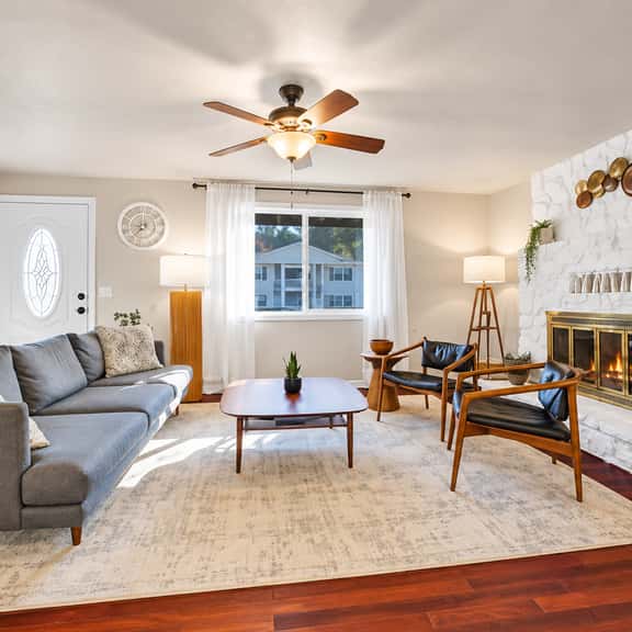 4BR House with Free Parking near Lake CDA - Image 1