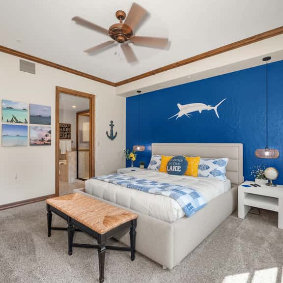 Vesper Bleu- Luxury Spokane Riverfront Retreat- 2 Kings - Image 1