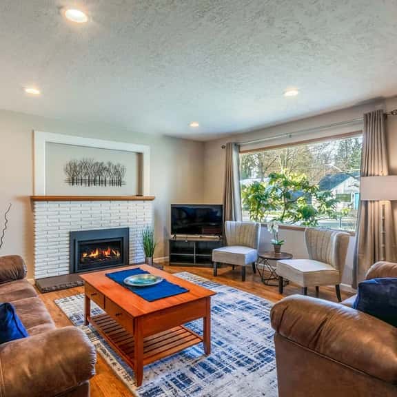 Furnished 30+ Night Stay- Four Seasons of Family Fun - Image 1