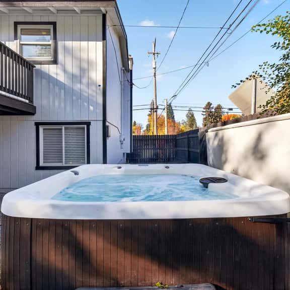 The Clubhouse on 11th- Hot Tub & Arcade - Image 1