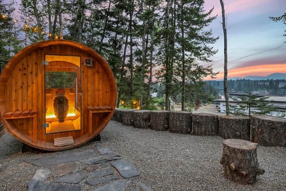 Sasquatch Lodge- Heated Pool, Stargazing Dome, Spa - Image 3