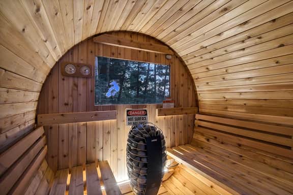 Sasquatch Lodge- Heated Pool, Stargazing Dome, Spa - Image 4