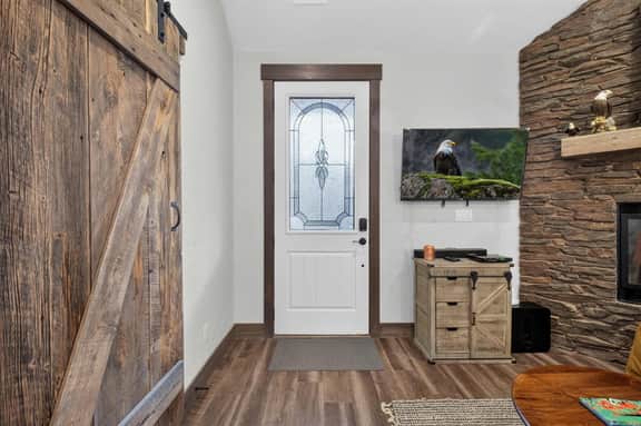 Eagles Nest | Cozy Dome, Hot Tub & Woodland Retreat - Image 2