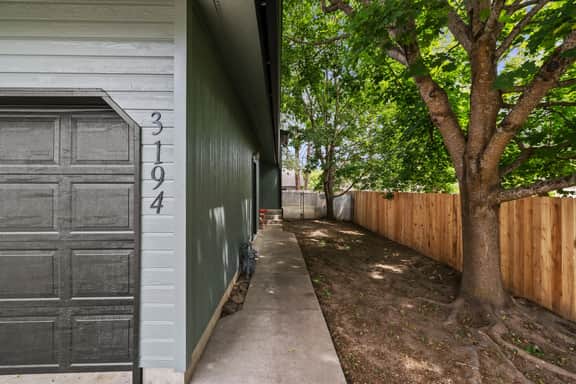 Pet friendly 2 bed in CDA - Image 3