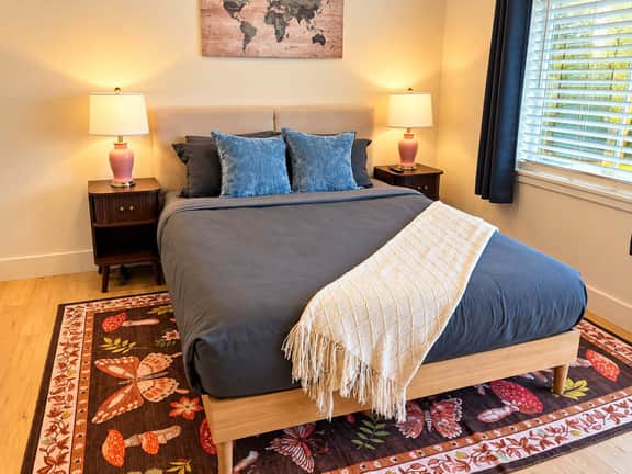 The Flats Suite 11 Downtown Studio Next To Food Truck Plaza - Image 3