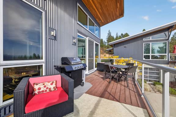 The Skyhouse- Luxury Loft With Private Gym & Disc golf Course - Image 4