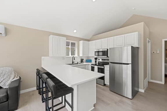 Furnished Monthly 1BR in CDA- Canfield Casita | Garage & Laundry - Image 4